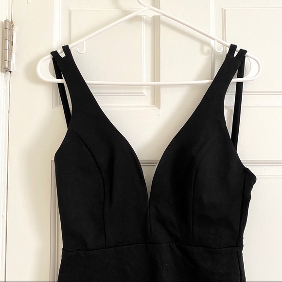 Lulu’s Black midi dress - Picture 2 of 4